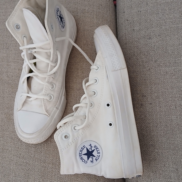 RARE DISCONTINUED Chuck Taylor II - Picture 5 of 13